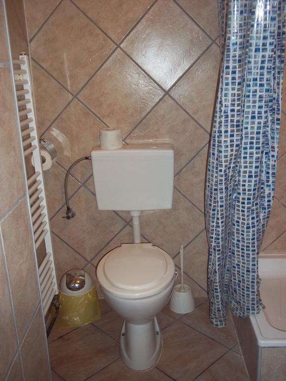 Rooms Zigic コレニツァ 部屋 写真