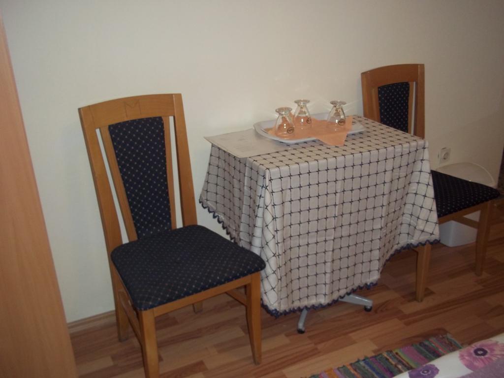 Rooms Zigic コレニツァ 部屋 写真