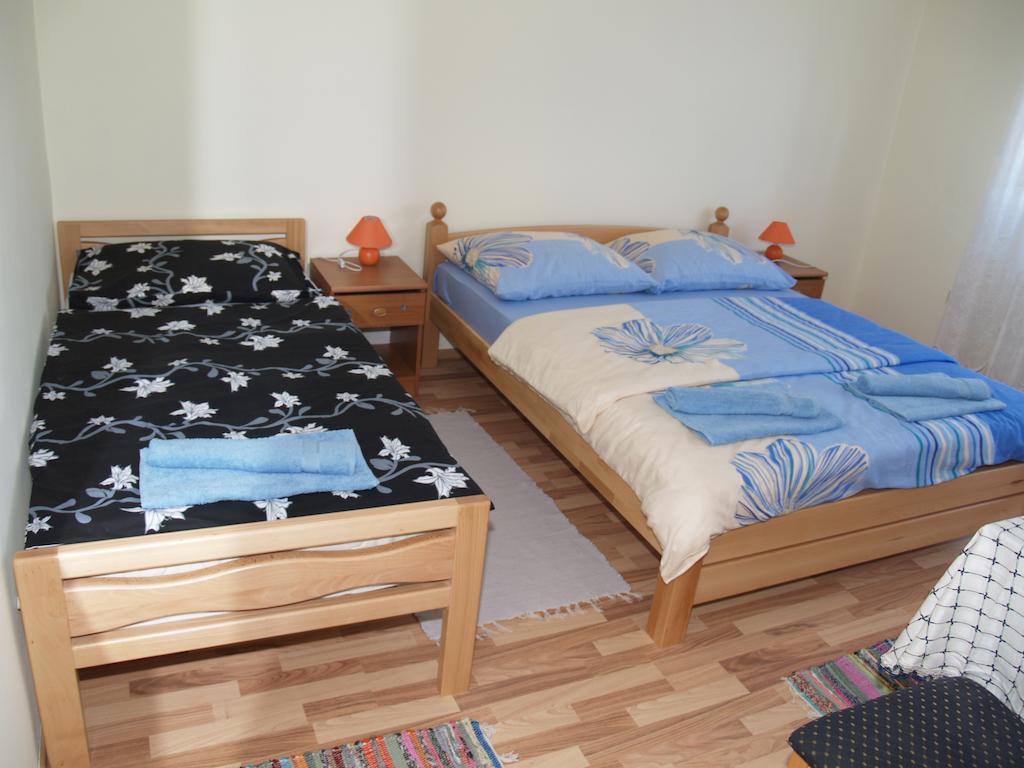 Rooms Zigic コレニツァ 部屋 写真